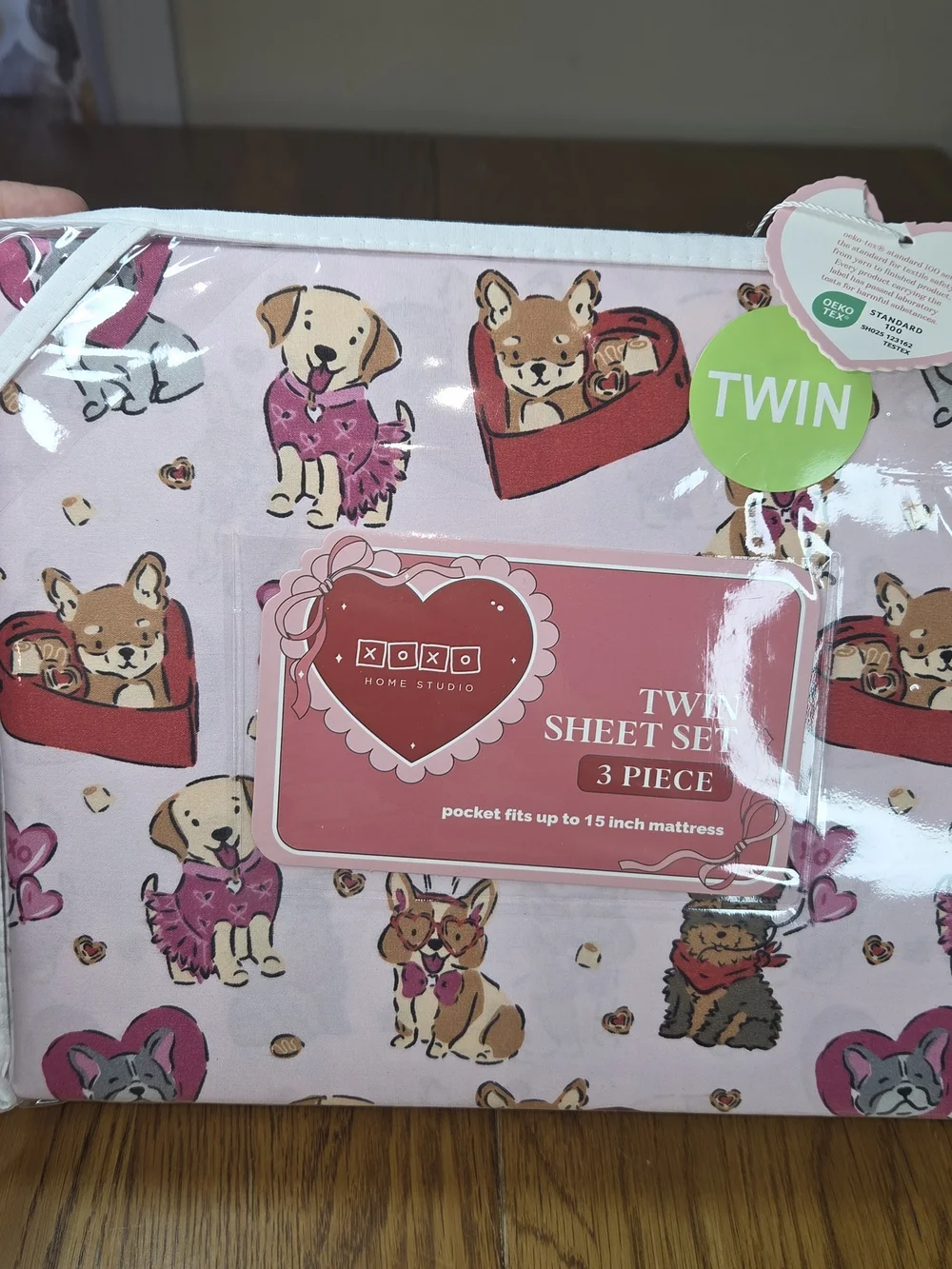 New-XOXO Dog Print 3 Piece Twin Sheet Set in Pink Pockets Up To 15 inch. CP